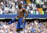 开云棋牌官方-赛道与球场，当F1争冠焦点遇上灰熊的稳健胜利