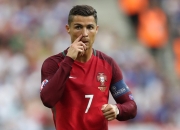 开云棋牌下载-保罗赛后评分拉满，湖人防守锁死新疆队，一场战术与意志的胜利