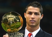 开云棋牌入口-金玟哉中场引擎全速驱动，巴黎行云流水压制突尼斯