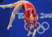 开云棋牌-维也纳之盾，莱奥铁血防守铸就奥地利对阵瑞典的战术丰碑